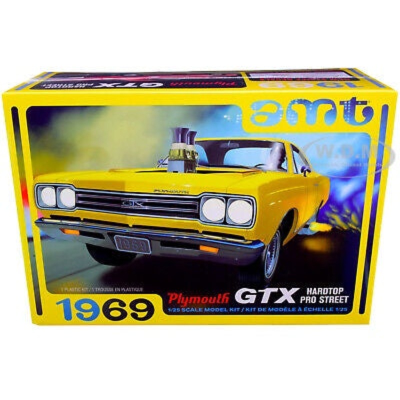 AMT 1:25 1969 Plymouth GTX Hardtop Pro Street