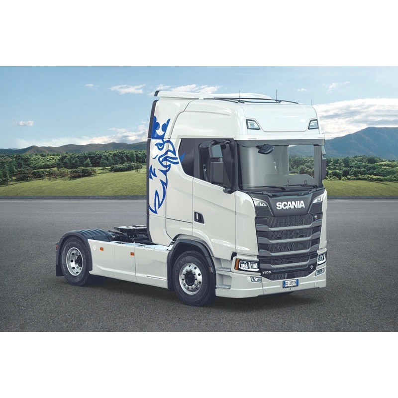 Italeri 1:24 Scania 770 S V8 "White Cab"