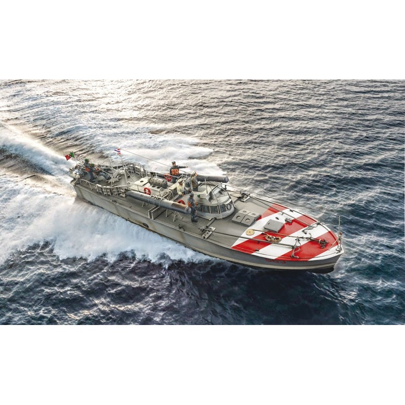 Italeri 1:35 M.A.S. 563/568 with crew