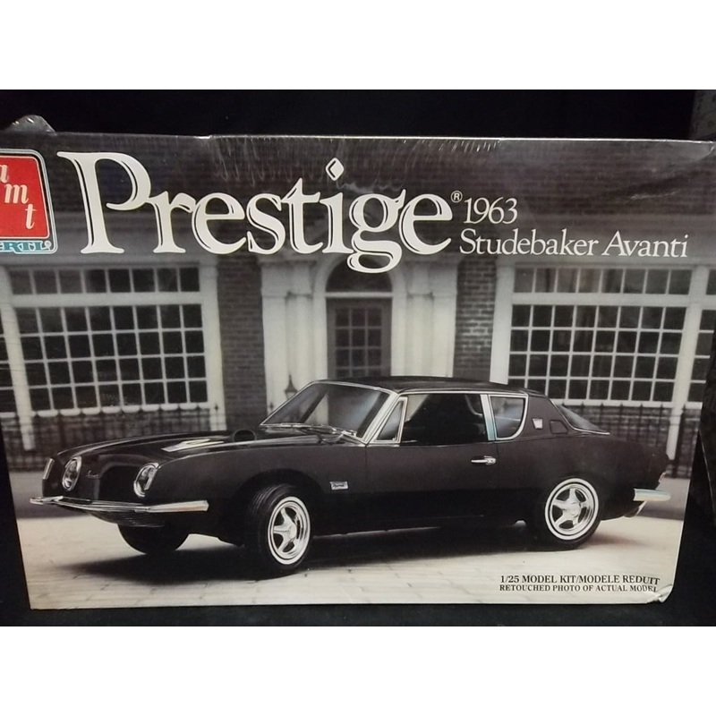 AMT 6872 1/25 1963 Studebaker Avanti